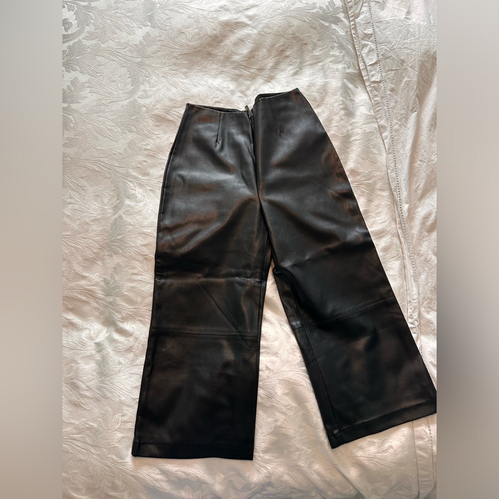 Guess leather, wide leg, black culotte pants